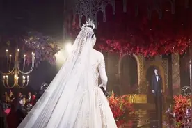 婚礼现场：新人对唱《往后余生》，感动全场，网友：又相信爱情了