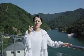美女一首《执着》太有感觉了，这音色配合这旋律听不够！视频封面