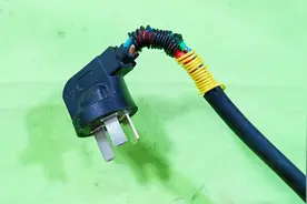 插头根部电线崩裂，扔掉太可惜，教你个好方法，恢复弹性完美修复