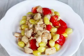 白果还可以用来炒鸡丁，大厨教你白果炒鸡丁，味道超巴适视频封面