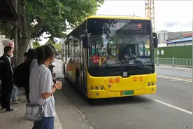 坐甘肃天水1路公交从麦积区到秦州区，实拍一路美景视频封面