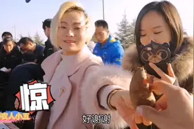 大姐姐把好吃的让给我，好幸福，吃起来香了好几倍视频封面