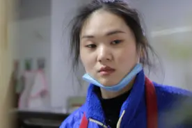 刷信用卡开店！90后月光族瞒家人白手起家：赔钱就出门打两份工视频封面