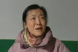 城市的谎言：母亲单独留孩子在家，回家看到这一幕，立马崩溃大哭视频封面