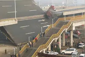 湖北高速桥梁侧翻追踪，专家：独柱墩设计有安全隐患视频封面