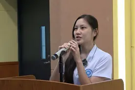 广东盲人女孩考上大学，开学演讲让人动容