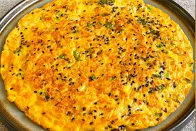 早餐鸡蛋饼，2个鸡蛋一把金针菇，5分钟出锅，营养又美味