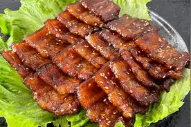 最近猪肉太便宜了，教你做家庭版烤五花肉，肥而不腻，皮脆肉香