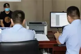 河南男子摇到7777车牌，随后被警方刑拘7天，背后原因让人意外视频封面