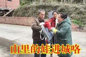 小汤圆三个月了，大拇指一直内扣，燕子怕影响发育赶紧带去检查视频封面