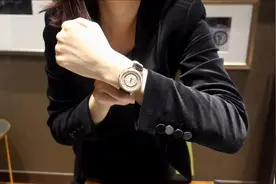 百达翡丽女款世界时钟7130R｜如何调整世界时钟功能视频封面