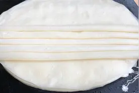 教你快速做春饼皮的方法，一次蒸20张，张张透亮，皮薄如纸不破皮