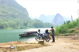 小伙计划骑摩托车回玉林，花320买了一个尾箱，你觉得值得吗？视频封面