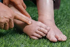 类风湿疼痛难忍，1味药是止痛“灵丹”，快速消除肿胀，缓解疼痛视频封面