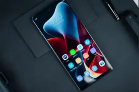 首发仅1799元！骁龙888+芯片+顶级LCD屏，moto edge S30深度评测视频封面