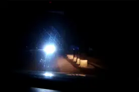 对向车道总是开远光灯，万全之策只有这一个！视频封面