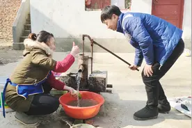 压井压不上来水了，小伙三下五除二的修好了，老婆眼神里满是崇拜视频封面