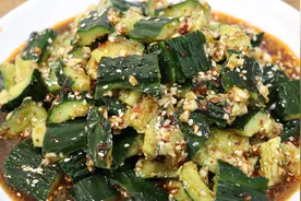 饭店的凉拌黄瓜为什么好吃，调汁很关键，黄瓜脆爽入味，做法简单视频封面