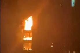 成都警方通报首创国际城起火事件：男子纵火烧死前妻后跳楼视频封面