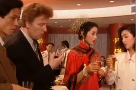 过把瘾：夫妻俩离婚后，竟在朋友婚礼上重逢，满眼的尴尬视频封面