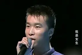 假小子剪短发穿男装，告白男生却被拒，现场换女装惊艳全场！视频封面