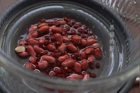 “五红汤”这样搭配，滋阴润燥不易上火，女人一周煲2次增补气血视频封面