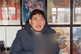 大衣哥在老家教村民唱歌，现场开嗓示范正确唱法，清唱歌声超好听视频封面