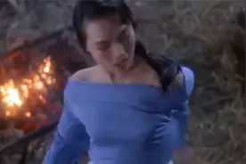 搞笑鬼片：胖子讲鬼故事吓姑娘，不料引来真僵尸视频封面