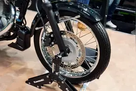 川崎这款机车终于推2019款，车坛中的常青树，250CC售价3.3万视频封面