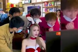 盘点男人看到美女的真实反应：只有这个时候，男人目光格外的统一视频封面