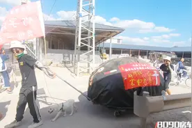 情侣为了省70过路费，开房车走国道回丽江，中途遇徒步去西藏兄弟视频封面