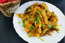 软炸鲜蘑这么做更好吃，外焦里嫩，入口嘎嘣脆，今晚和老公吃素视频封面