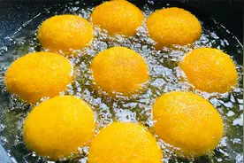 脆皮南瓜饼，掌握好这个小技巧，外脆里糯不粘牙，个个空心不塌陷视频封面