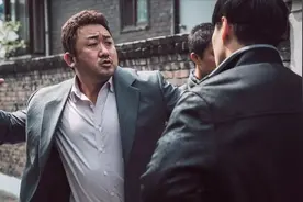 邻居：杀人魔不长眼，竟想陷害马东锡，马东锡上去就是一拳视频封面