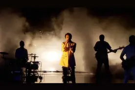 檀健次实力演唱《微微》，开口惊艳，嗓音太好听了