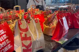 上海松江7家肯德基恢复营业：小程序开订几分钟就会爆单视频封面