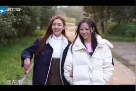 念念桃花源：张靓颖张天爱自爆疯狂往事蹲地下通道唱歌视频封面