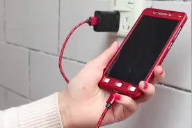 新买手机先使用还是先充电，我也是才明白，告诉身边的朋友视频封面