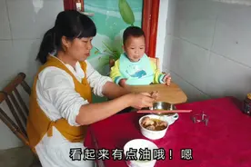 小希怀孕6个多月，小白用两年的老母鸡炖天麻，喊奶奶和妈妈喝汤视频封面