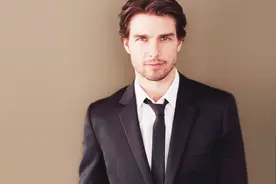 汤姆克鲁斯离婚多年不见女儿，前妻爆料：女儿不是他的！视频封面