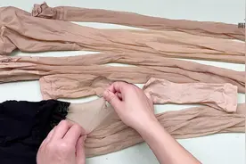 穿坏的丝袜不要扔，洗净剪成袜圈改造一下，成品干净方便太好用了视频封面