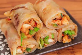 鸡肉卷饼，外酥内香简单快捷又好吃的一道菜，喜欢的试试吧！