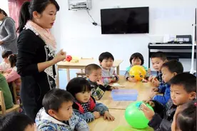 孩子家庭的贫富，老师从这些地方一眼能看出来，“伪装”不了的视频封面