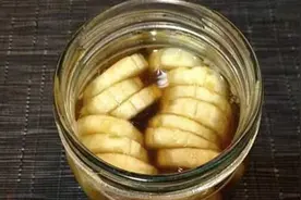 香蕉和白醋放一起用途真棒，解决了很多男人女人的烦恼，太实用了