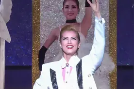 宝塚歌剧团宙組公演「薔薇に降る雨」「Amour　それは…」