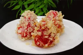 到日料店，人人都会吃的草莓天妇罗，原来是这么做的！视频封面