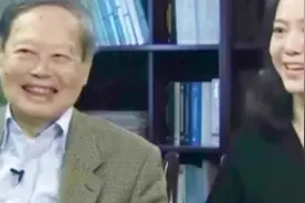 96岁的杨振宁面对74岁的翁帆父亲，不叫岳父而用这个称呼，好机智视频封面