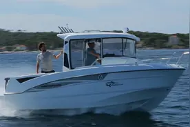 55.8万的法国小型游艇，博纳多Barracuda 6休闲钓鱼艇视频封面