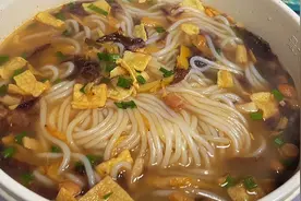 螺蛳粉怎样煮才更好吃呢？做法告诉你，香喷喷的好吃又解馋
