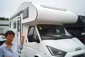 福特特顺的C型房车到底怎么样？看看这豪华配置卖23万元值不值？视频封面